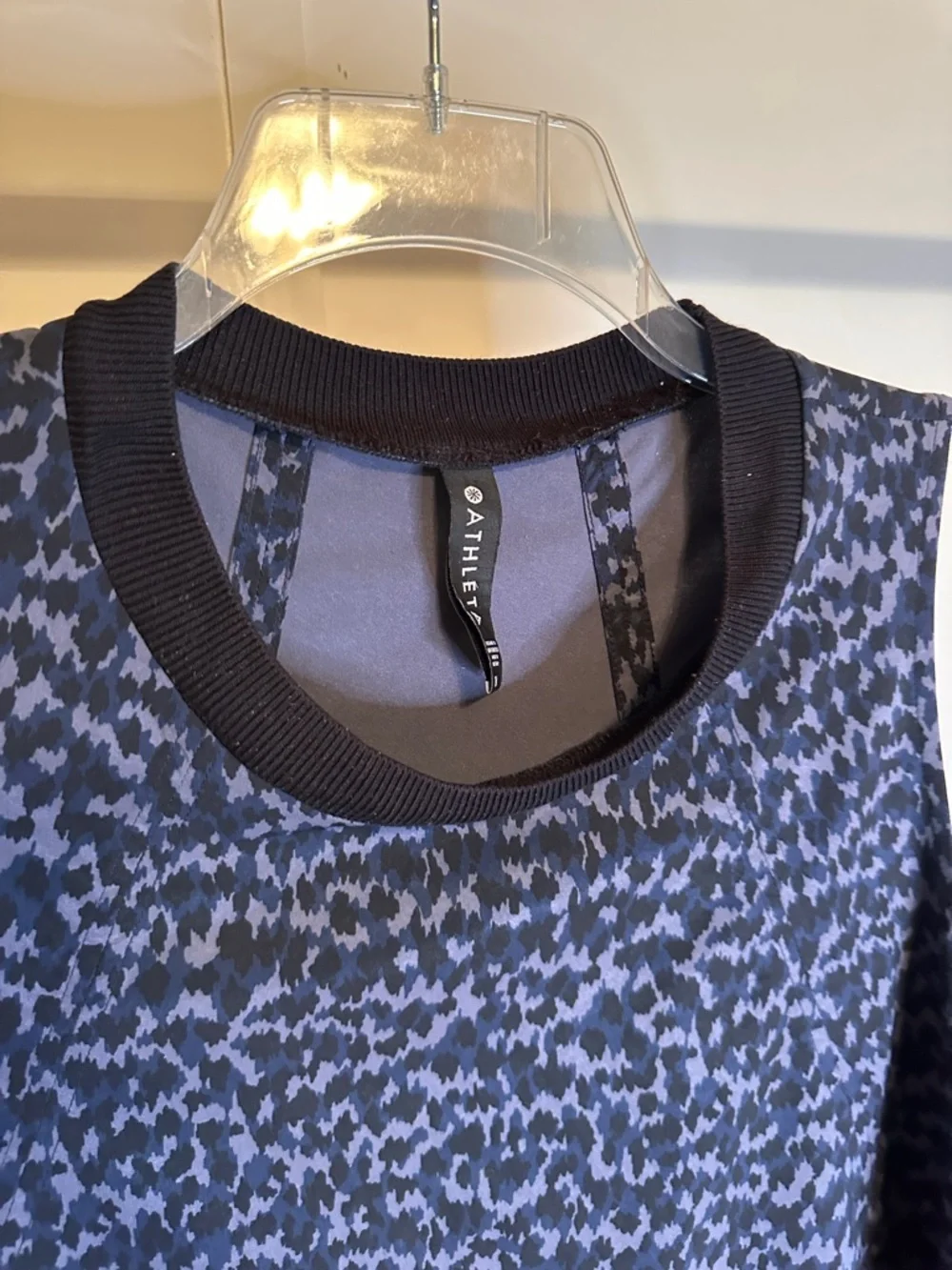Athleta Navy and Dark Blue Printed Athletic Tank size XL - Picture 7 of 13